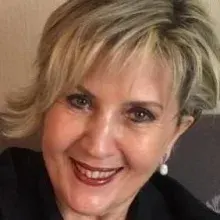 Prof. Dr. Nuran Allı — Dermatoloji, Ankara. Portre fotoğrafı.