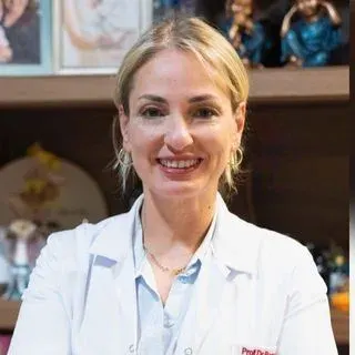 Prof. Dr. Burcu Kısa — Kadın Hastalıkları Ve Doğum, Çankaya, Ankara. Portre fotoğrafı.