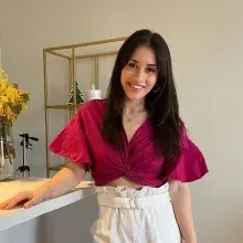 Dyt. Hande Yeldanlı — Diyetisyen. Portre fotoğrafı.