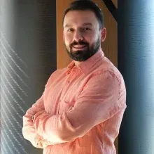 Op. Dr. Erkin Gonca — Beyin Ve Sinir Cerrahisi, Ankara. Portre fotoğrafı.