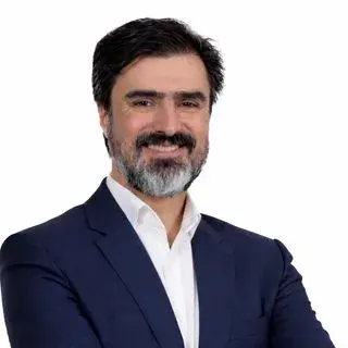 Op. Dr. Serhat Atalay Eviş — Plastik Rekonstrüktif Ve Estetik Cerrahi, Tepebaşı, Eskişehir. Portre fotoğrafı.
