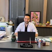 Op. Dr. Salman Işık — Kadın Hastalıkları Ve Doğum, Kırşehir. Portre fotoğrafı.