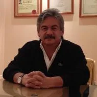 Uzm. Dr. Vedat Ünsür — Kadın Hastalıkları Ve Doğum, Çankaya, Ankara. Portre fotoğrafı.