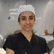Uzm. Dr. Berrin Ünek — İzmir. Portre fotoğrafı.