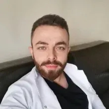 Dt. Furkan Uz — Diş Hekimi, Çankaya, Ankara. Portre fotoğrafı.