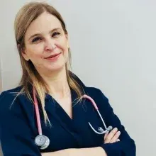Prof. Dr. Ü.Ayfer Yükselen — İstanbul. Portre fotoğrafı.