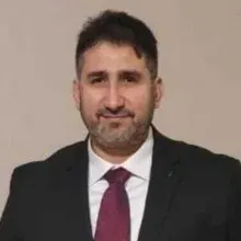Op. Dr. Ayhan Kojan — Kalp Ve Damar Cerrahisi. Portre fotoğrafı.