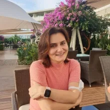 Uzm. Dr. Necla Yüce Haspolat — Çocuk Sağlığı Ve Hastalıkları, İstanbul. Portre fotoğrafı.