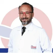 Prof. Dr. Feridun Acar — Beyin Ve Sinir Cerrahisi, Denizli. Portre fotoğrafı.