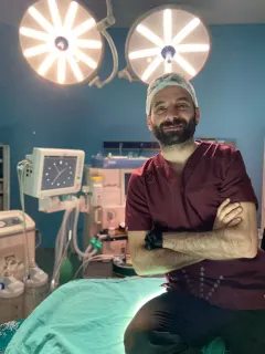 Op. Dr. Melih Arif Közen profilinde yer alan galeri fotoğrafı.