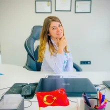 Dt. Burçak Çopur — Diş Hekimi, Aksaray. Portre fotoğrafı.