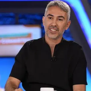 Dr. Cem Koray Karagül — İzmir. Portre fotoğrafı.