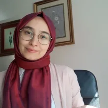 Fzt. Zehra Nur Sürmelioğlu — Fizyoterapi Ve Rehabilitasyon, İstanbul. Portre fotoğrafı.