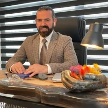 Uzm. Dr. Cihad Yükselir — Psikiyatri, Balıkesir. Portre fotoğrafı.