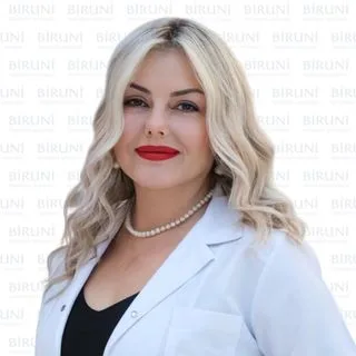 Prof. Dr. Hande Çeliker Ataberk — Göz Hastalıkları, Küçükçekmece, İstanbul. Portre fotoğrafı.