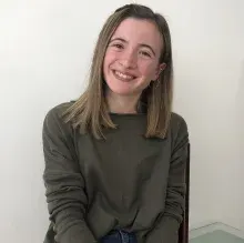 Psk. Sinem Gürçay Aker — Psikoloji. Portre fotoğrafı.