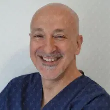 Prof. Dr. Selçuk Basa — İstanbul. Portre fotoğrafı.