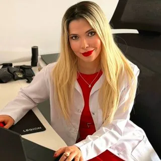 Dyt. Zeynep Canbay — Diyetisyen, Çankaya, Ankara. Portre fotoğrafı.