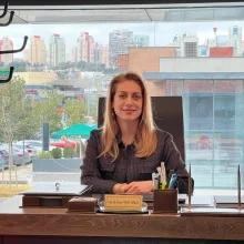 Uzm. Dr. Banu Vural Gökay — İstanbul. Portre fotoğrafı.
