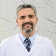 Prof. Dr. Rahmi Çubuk — Radyoloji, Maltepe, İstanbul. Portre fotoğrafı.