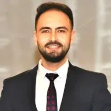Uzm. Dr. Özgür Emre Polat — Algoloji, İstanbul. Portre fotoğrafı.