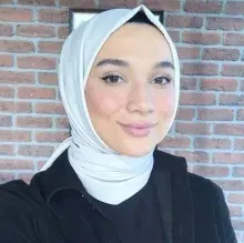 Kl. Psk. Beyza Nur Yavuz — Psikoloji, İstanbul. Portre fotoğrafı.
