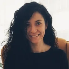Uzm. Psk. Gonca Raslayan — Psikoloji, Balıkesir. Portre fotoğrafı.