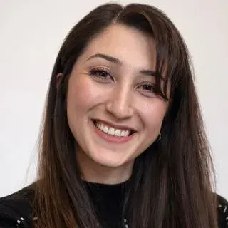Psk. Yeliz Dönmez — Psikoloji, Ankara. Portre fotoğrafı.