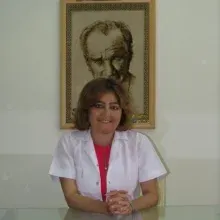 Dt. Banu Değirmenci Dinçer — Diş Hekimi, Aydın. Portre fotoğrafı.