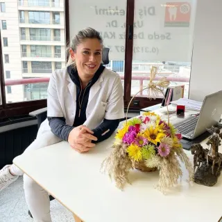 Dr. Dt. Seda Deniz Kalkan profilinde yer alan galeri fotoğrafı.