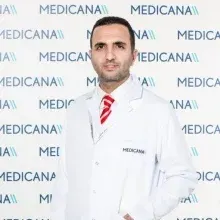 Prof. Dr. Enbiya Aksakal — Kardiyoloji, Nilüfer, Bursa. Portre fotoğrafı.