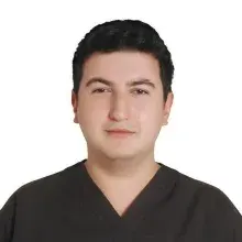 Dt. Türker Biçer — Diş Hekimi, Ankara. Portre fotoğrafı.