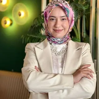 Kl. Psk. Elif İmamoğlu — Psikoloji. Portre fotoğrafı.