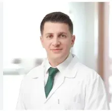 Doç. Dr. Lütfi Öcal — Kardiyoloji, İstanbul. Portre fotoğrafı.