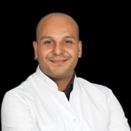 Op. Dr. Semih Afacan — Kadın Hastalıkları Ve Doğum, Kütahya. Portre fotoğrafı.