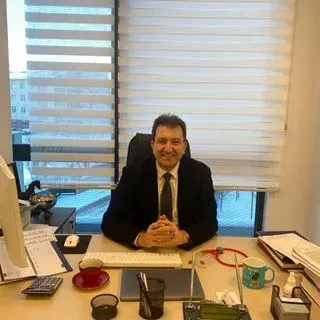 Prof. Dr. Bülent Hacıhamdioğlu — İstanbul. Portre fotoğrafı.