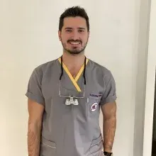 Uzm. Dt. Burak Gökay Yıldırım — Bursa. Portre fotoğrafı.