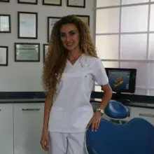 Dr. Dt. Buket Kılınç — İstanbul. Portre fotoğrafı.