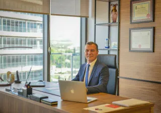 Prof. Dr. Ali Özdek profilinde yer alan galeri fotoğrafı.