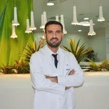 Op. Dr. Yavuz Özpınar — Göz Hastalıkları, Selçuklu, Konya. Portre fotoğrafı.