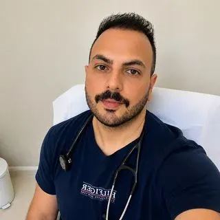 Uzm. Dr. Aykut Yaman — İç Hastalıkları, Tekirdağ. Portre fotoğrafı.