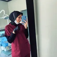 Dt. Şevval Pekşen Atabey — Diş Hekimi, Konya. Portre fotoğrafı.