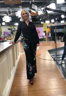 Fzt. Elif Akıncı profilinde yer alan galeri fotoğrafı.