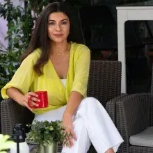 Dyt. Derya Devrim Dalkılınç — Diyetisyen, Antalya. Portre fotoğrafı.