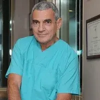 Prof. Dr. Nejat Güney — Ortopedi Ve Travmatoloji, İstanbul. Portre fotoğrafı.