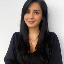 Uzm. Psk. Meltem Ergün — Psikoloji. Portre fotoğrafı.