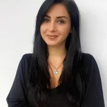 Uzm. Psk. Meltem Ergün — Psikoloji. Portre fotoğrafı.