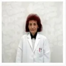 Dyt. Sumru Özbay — Diyetisyen, İstanbul. Portre fotoğrafı.