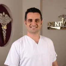 Dt. Abdulkadir Narin — Diş Hekimi, İstanbul. Portre fotoğrafı.