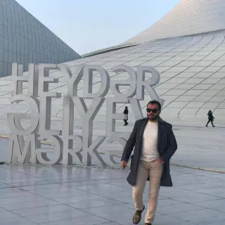 Doç. Dr. Ünal İsaoğlu profilinde yer alan galeri fotoğrafı.